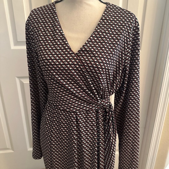 14/16 Cato Woman long sleeve tie waist v-neck maxi dress in black, red& white - Picture 5 of 6